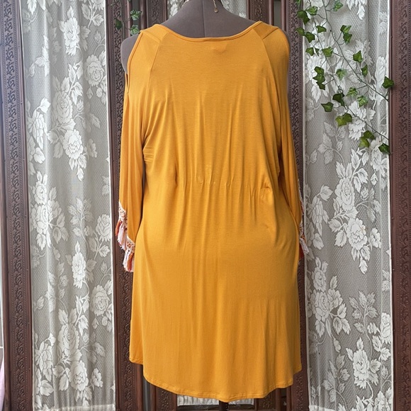 ๐ Fringe Detail Tunic ๐ - Picture 4 of 7